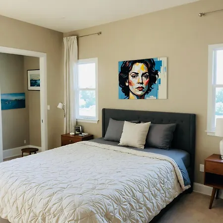 Hollywood Boutique Residences With Free Parking-3
